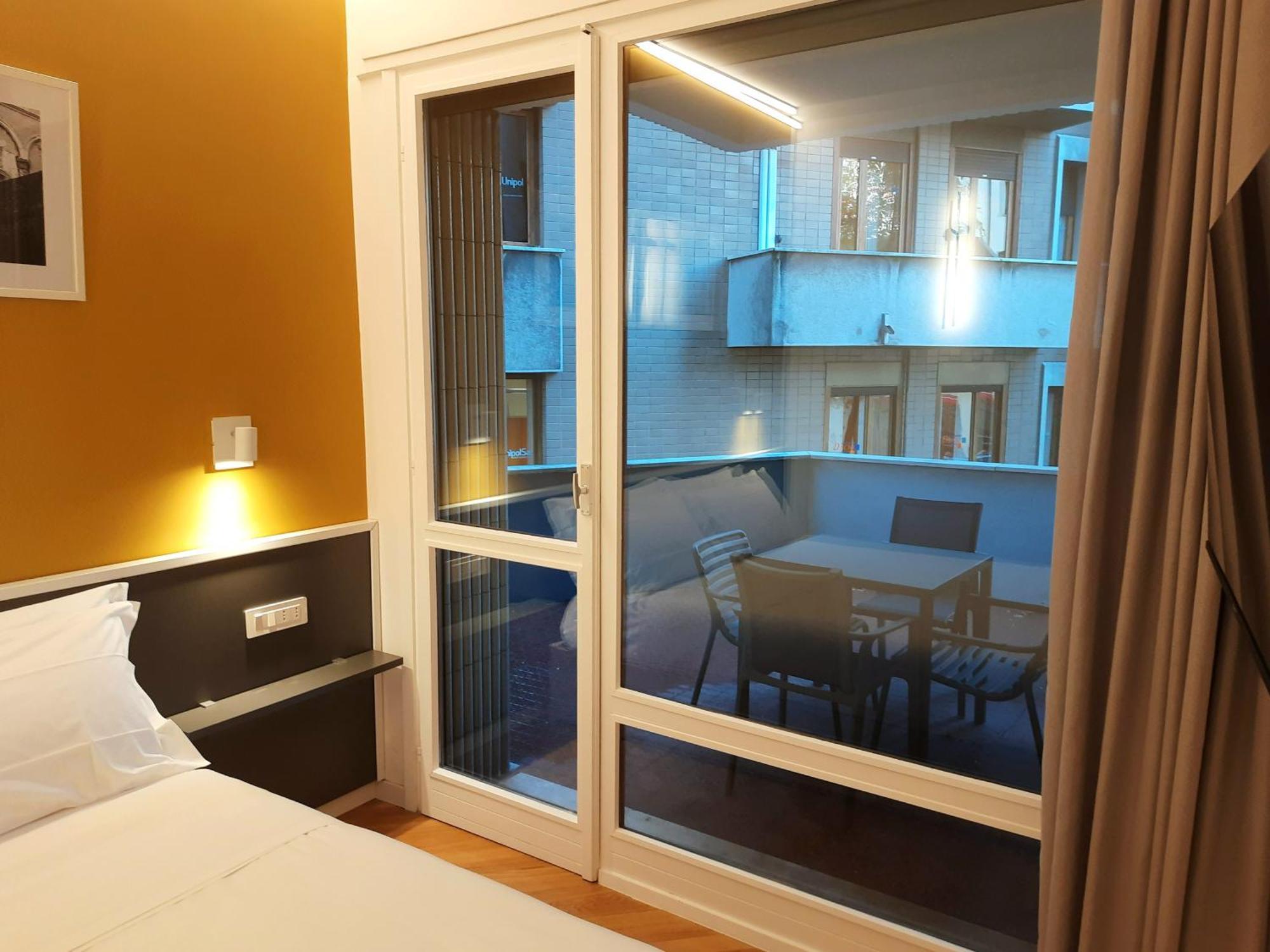 Mako Suites - Centro E Stazione Монца Номер фото