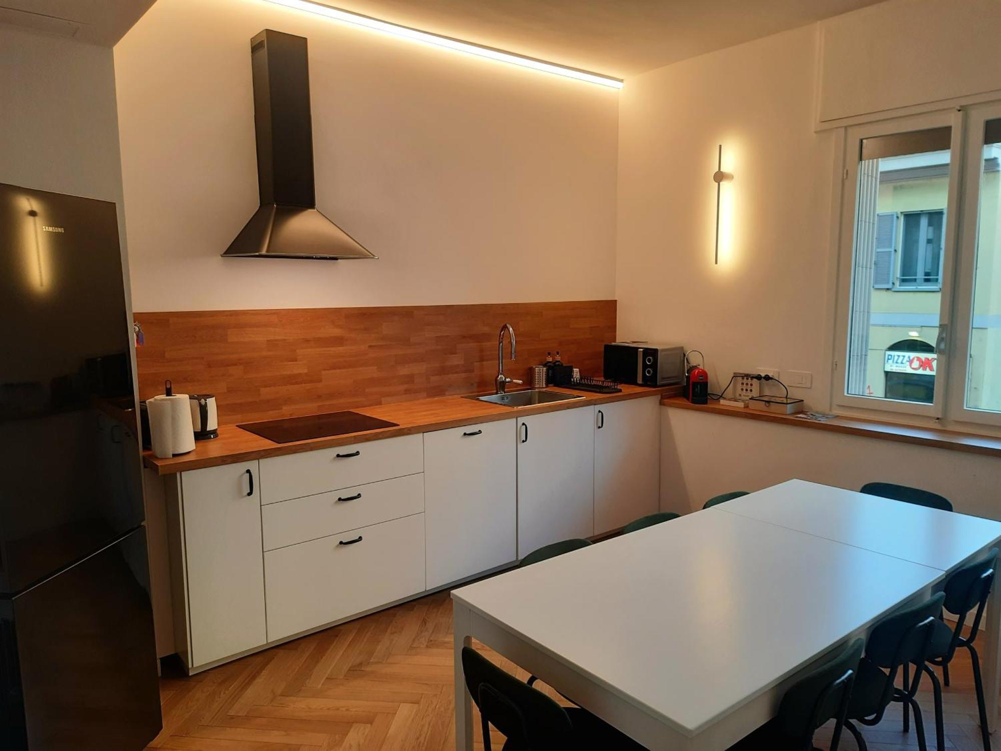 Mako Suites - Centro E Stazione Монца Экстерьер фото