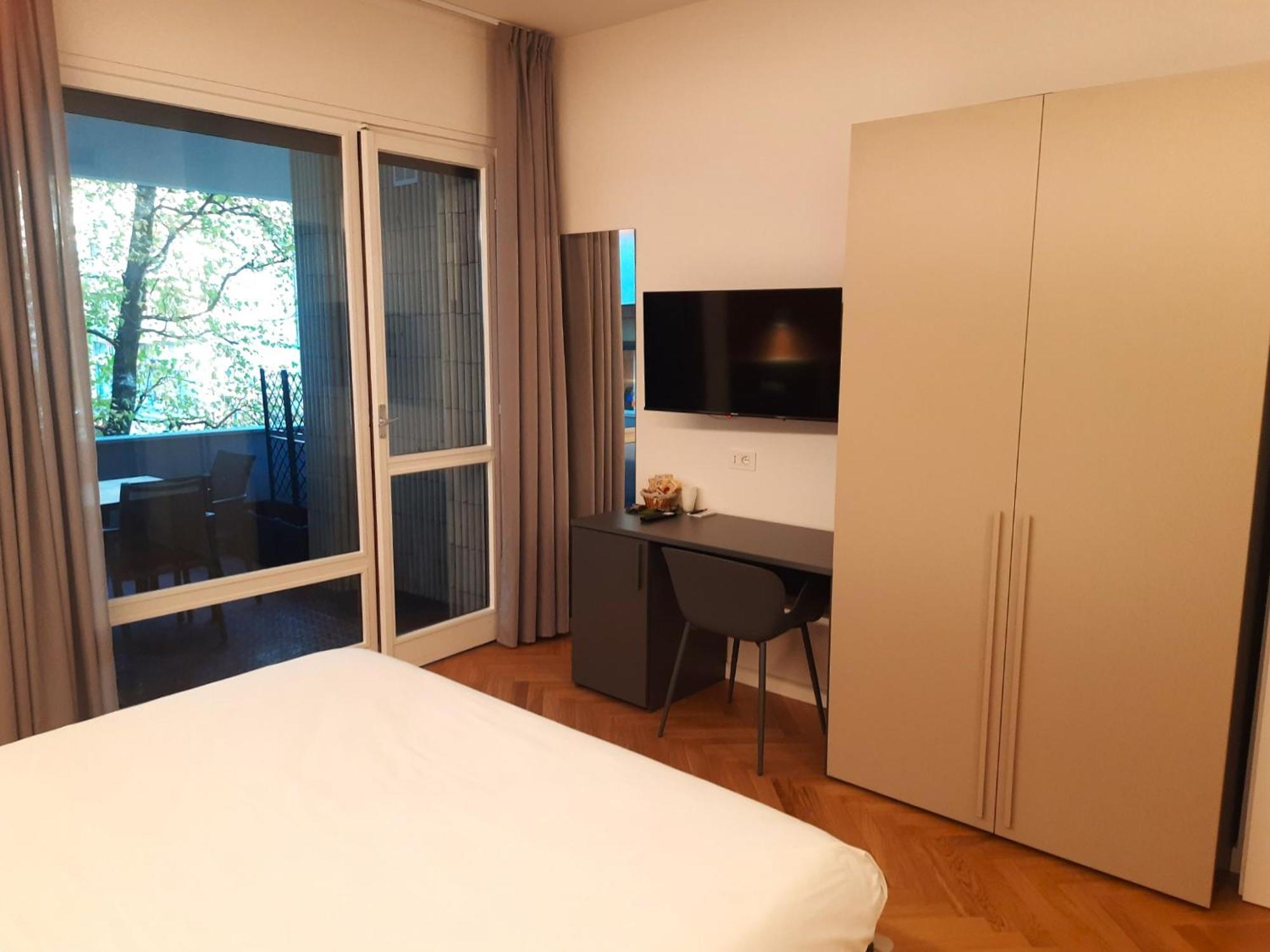 Mako Suites - Centro E Stazione Монца Экстерьер фото