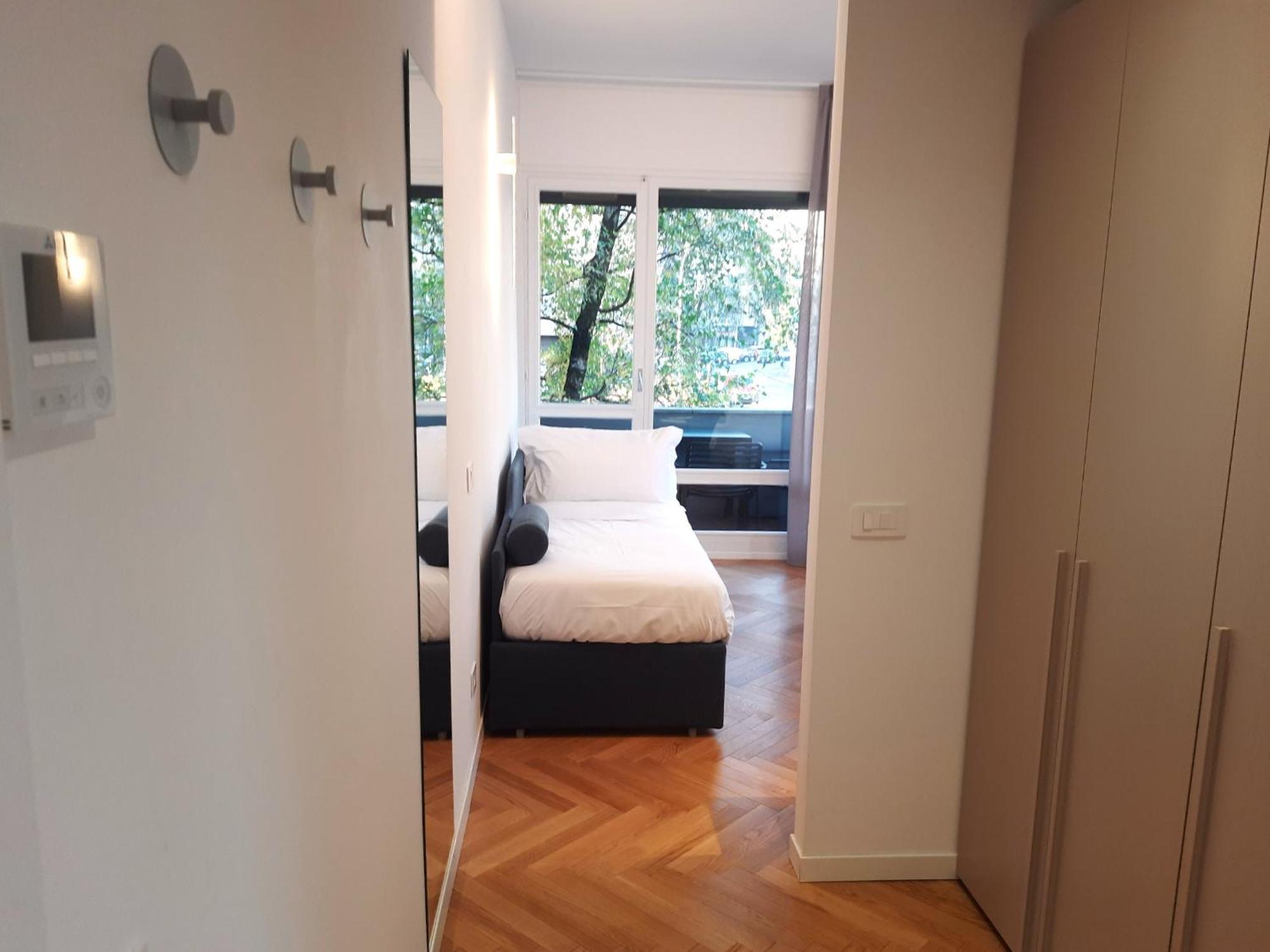 Mako Suites - Centro E Stazione Монца Экстерьер фото